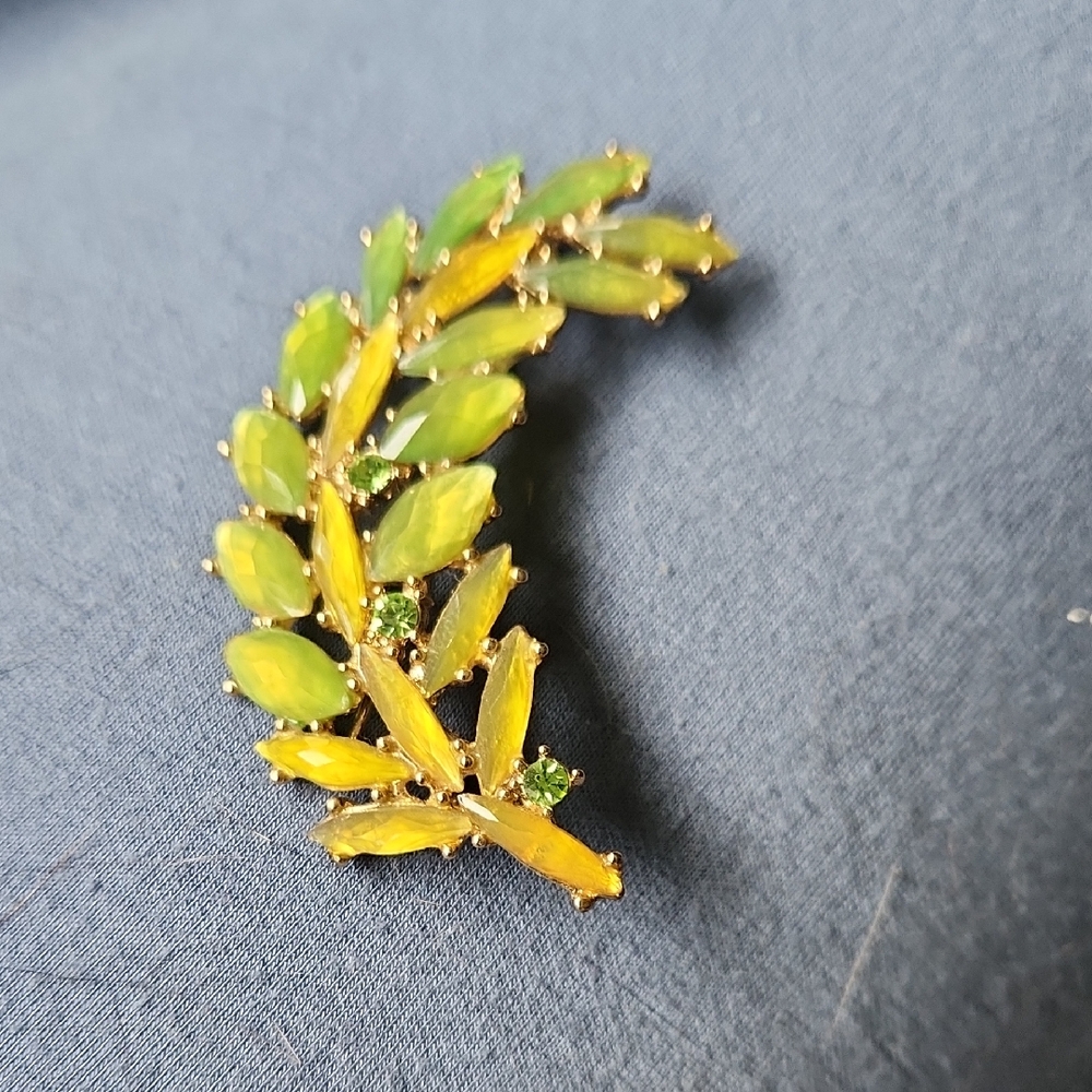 Source Unknown Vibrant Green and Yellow Leaf Brooch